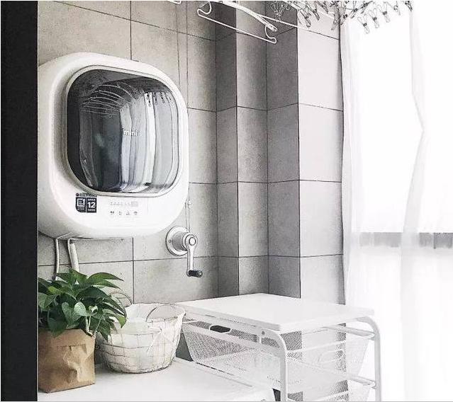 小户型阳台万万要这样装，起码实用十倍，不要浪费空间了