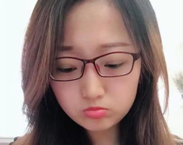 西瓜妹一夜之间火爆全网, 却突然平淡? 网友: 开局就王炸啥都没剩