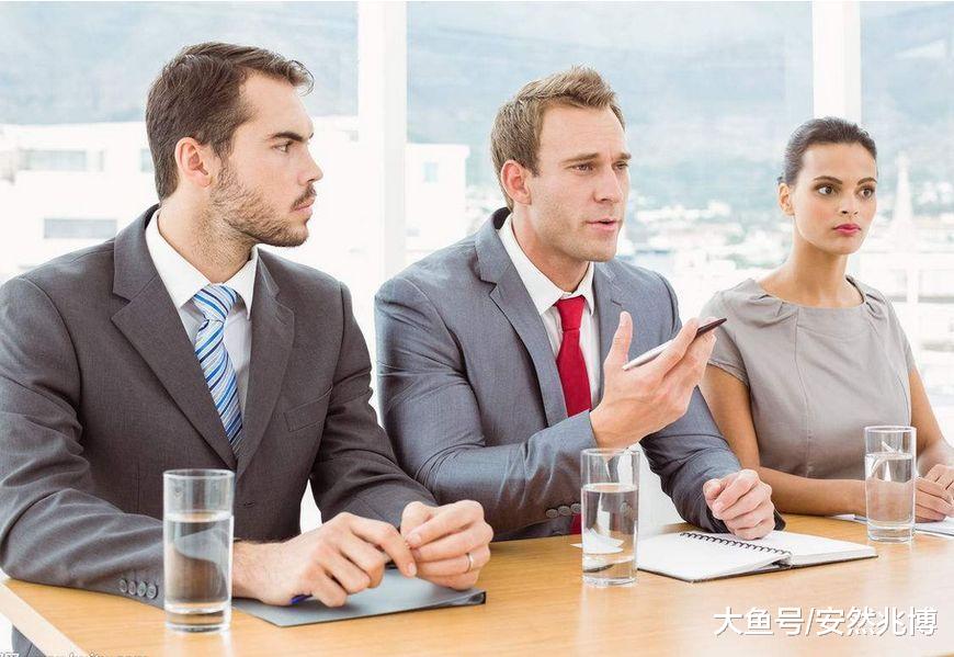 女面试官：一个桌子，切去1个角，还剩几个角？回答5个的被淘汰