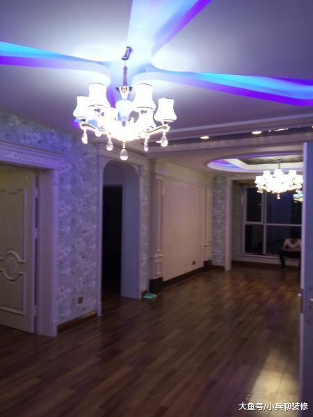 137平新房装修只花13万，卫生间4D瓷砖超有个性，太赞了！