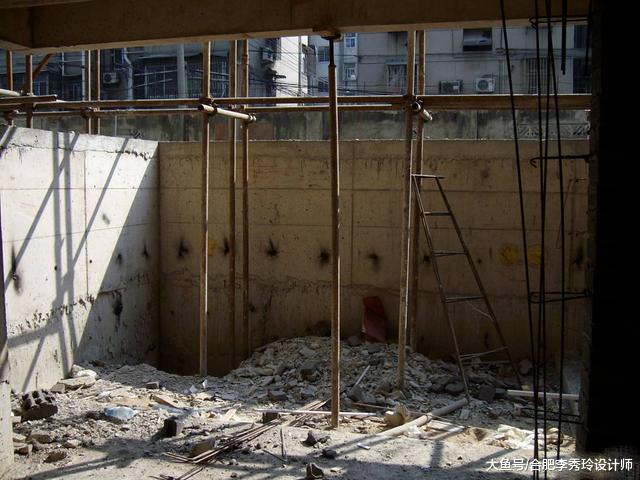 ?庭院下挖2米，把地下室隔墙敲掉连在一起，连施工师傅都夸有想法！