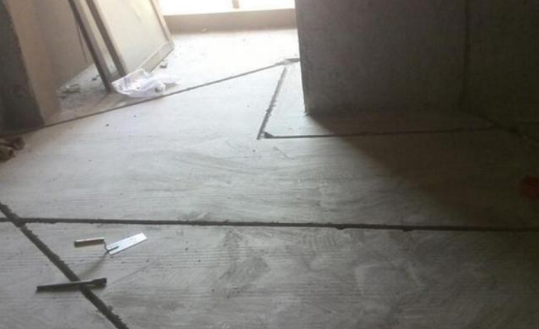 水电刚做两天，业主就让停工，而邻居看到后却说：跟我走吧