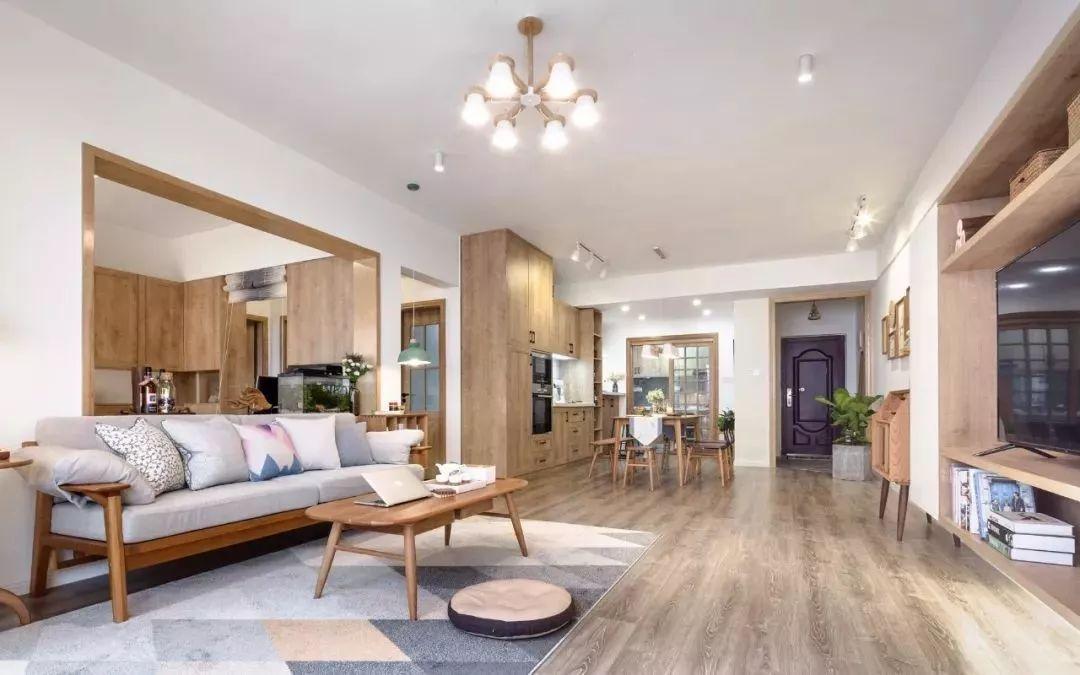 現代簡約三居室裝修，原來用簡約實木家具也能讓家很有氣場！