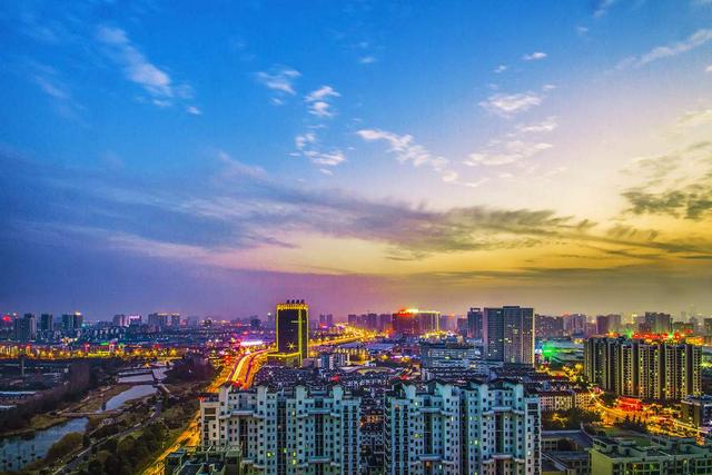 房价大幅下跌是不可能的，等待着暴跌买房注定永远买不起房子！