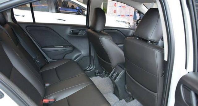 7万左右买这款车，超级省油、皮实耐用、搭载了本田地球梦发动机