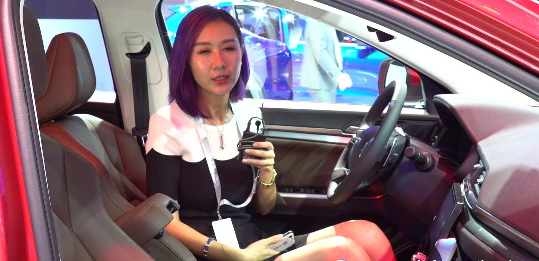 不知名女博主辱骂脚踹外卖员，结果翻车了，遭人肉引发网络暴力