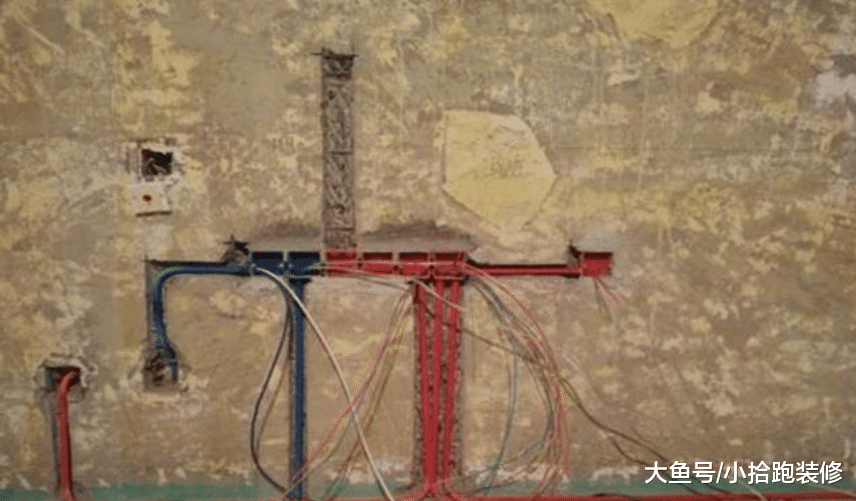 电工刚准备排线, 朋友看到就叫停, 并说: 1.5平的电线不能用