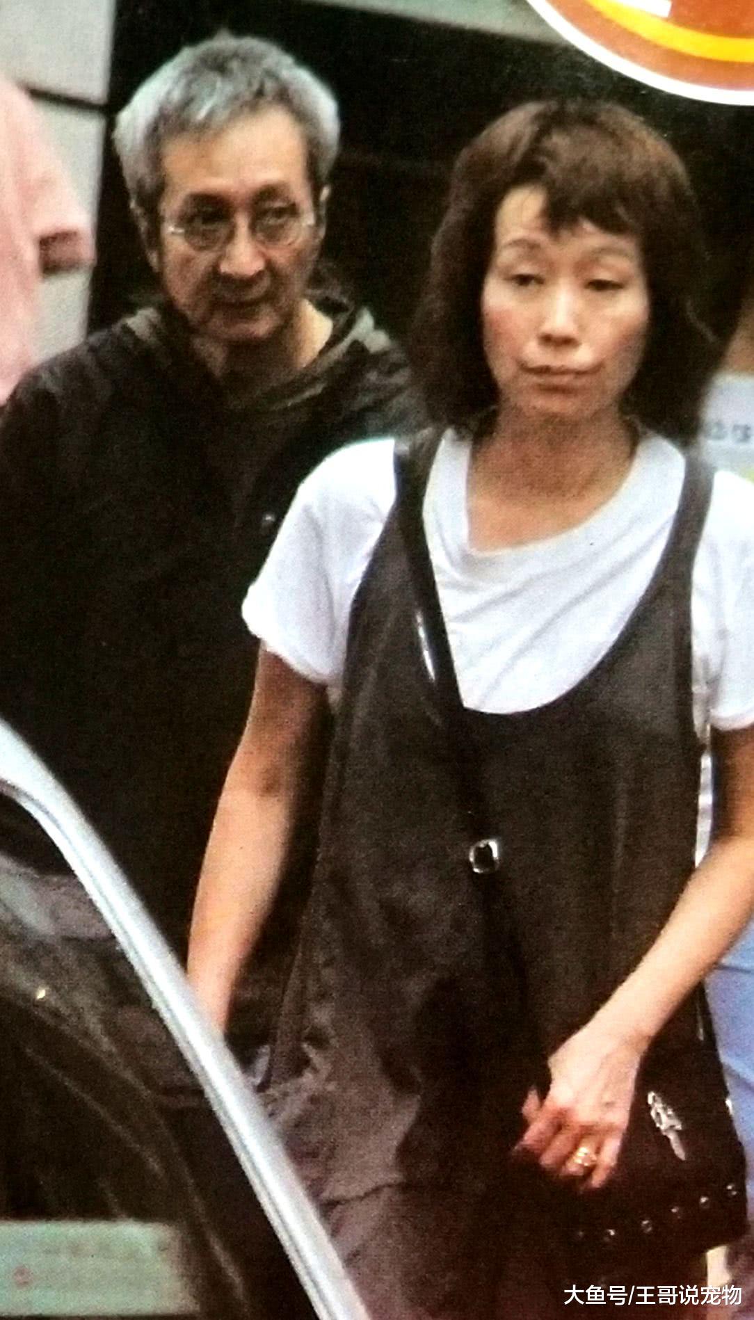 56岁“许仙”叶童与老公恩爱相伴30年：更爱你脸上苍老的皱纹