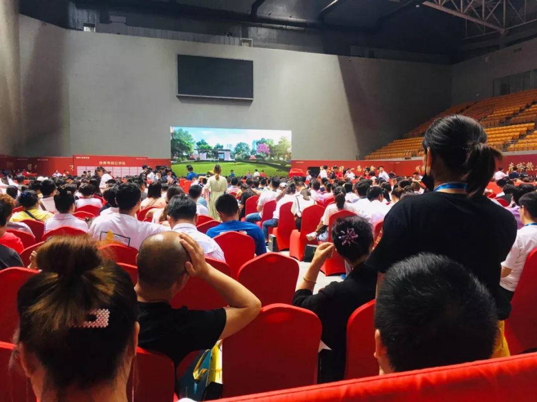?千人买房，重现江湖 徐州纯新盘9800元/㎡连夜开盘！2178人买450套房