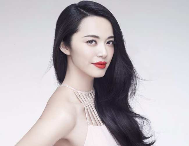 世界上嘴巴最小的女人，只有3厘米宽，网友：能用来干嘛？