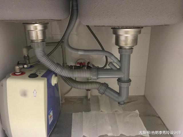 厨房面积太小，邻居哭着要把卧室改成厨房，楼上业主：改了跟你没完！