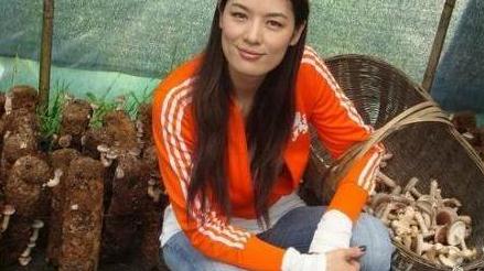 此人曾是中国第一美女，如今44岁单身隐居山林种地，身家超10亿！