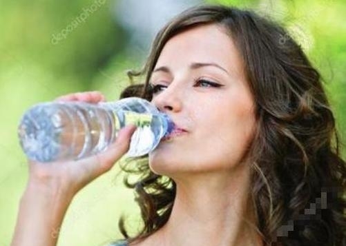 判断一个女人美不美，从她身上三处“细节”能看出，网友：太准了