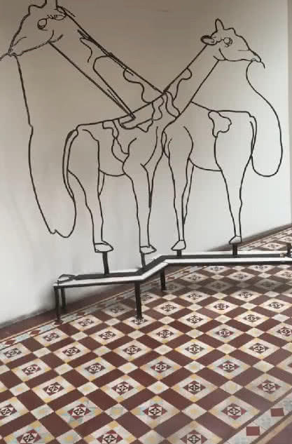 美术生又“搞事情”，侧面是鹿，正面却是象，网友：谁眼花了！