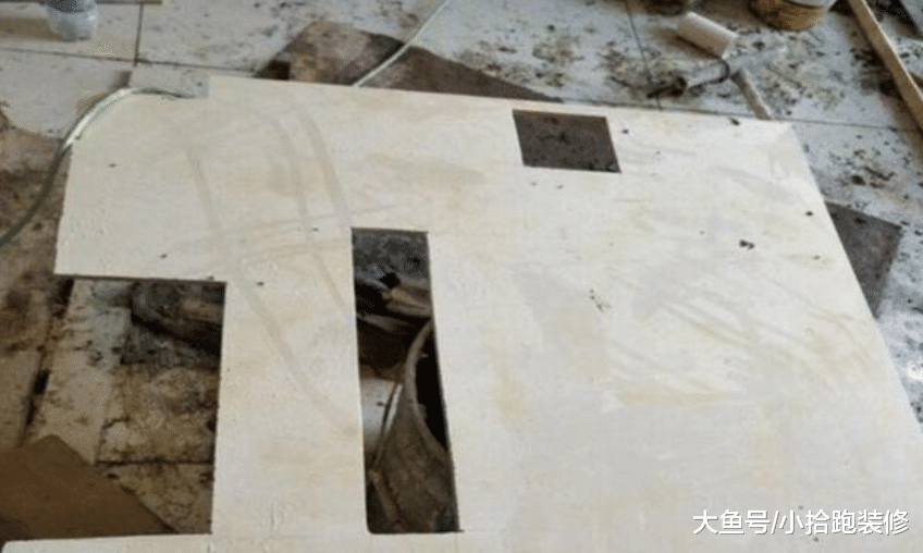 师傅说瓷砖开孔太多，要加100块，而业主反问：100块够吗？