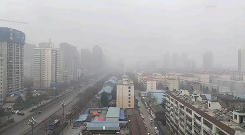 受够了陕西的雾霾锁城，我终于为家人找到了一片蓝天白云之地