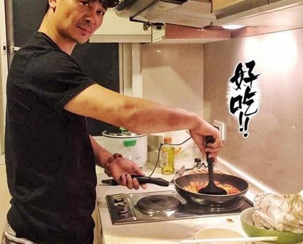 带你参观吴樾住的房子，叶问4里是太极高手，在家里却是煮饭暖男