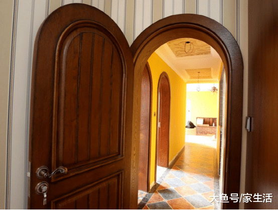 家门口切记不能这样设计，只有避开这几点，家中财气才会旺盛