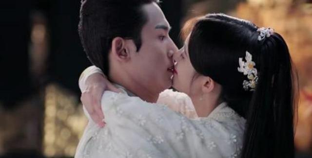 上线2天播放量破2亿, 最精彩网剧, 碾压《芸汐传》、《镇魂》