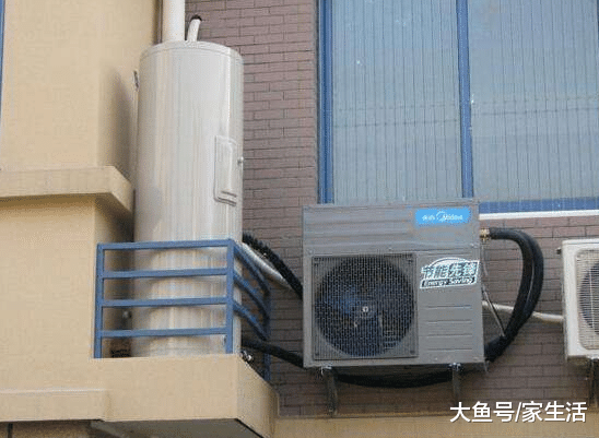 家里装电热水器已经过时了，未来都流行阳台装这种，环保又节能