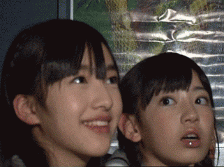 爆笑GIF：兄弟，你走路能不能稳一点，晃得我都看不清手机屏幕了