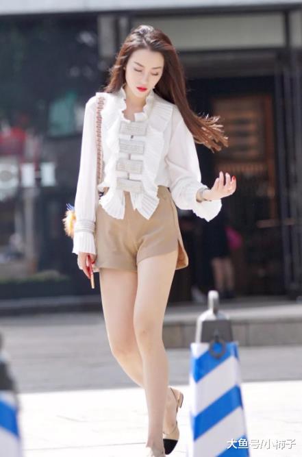 知性利落不失柔美感