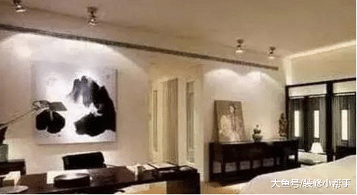 小品大師趙本山的豪宅，內部裝修金碧輝煌，像是一個暴發戶的家