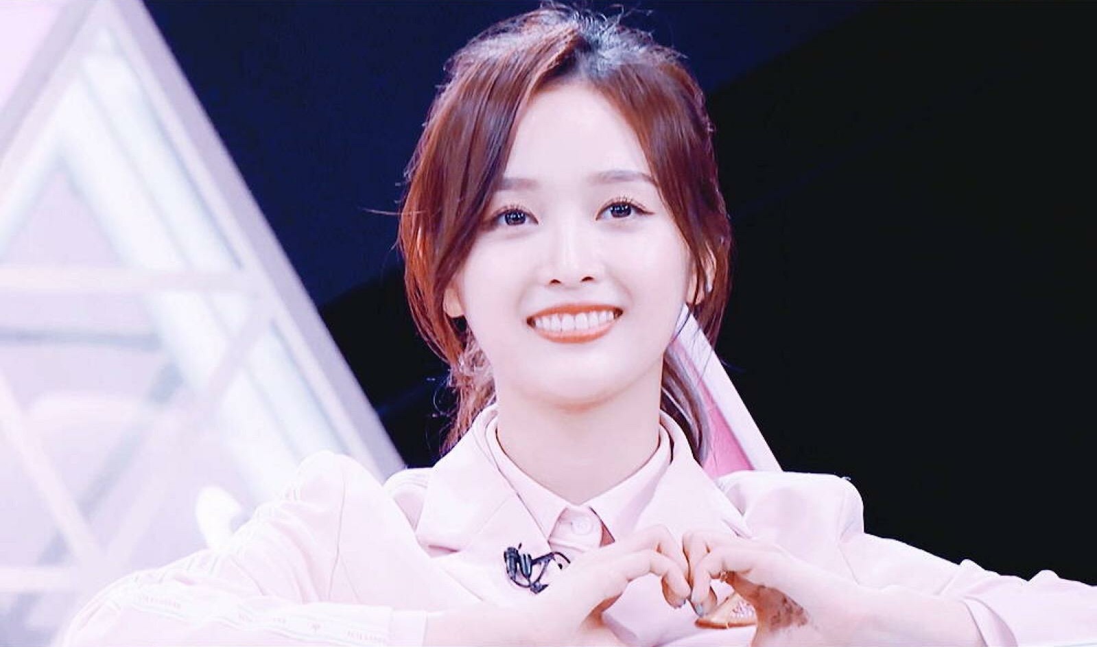 吴宣仪在韩出道无人识，回国发展后完美逆袭，全新身份将与大众见面