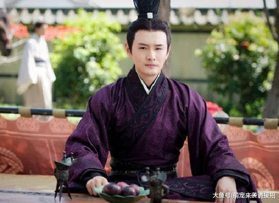 他是李明启的儿子，贾乃亮也带不火他，今妻子因《延禧攻略》走红