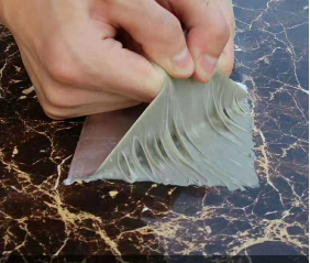 越来越多人自己做美缝，新式“美缝神器”好用又方便，一户省千元