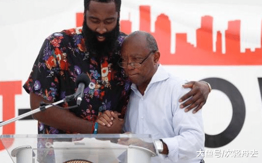 哈登改造球场后再次捐款 承诺拿至少50万美元翻新休城公园