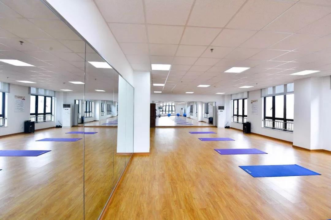 安踏集团6000万元捐建！晋江陈埭首个村级文化中心投用，践行“诚信感恩”企业信条！