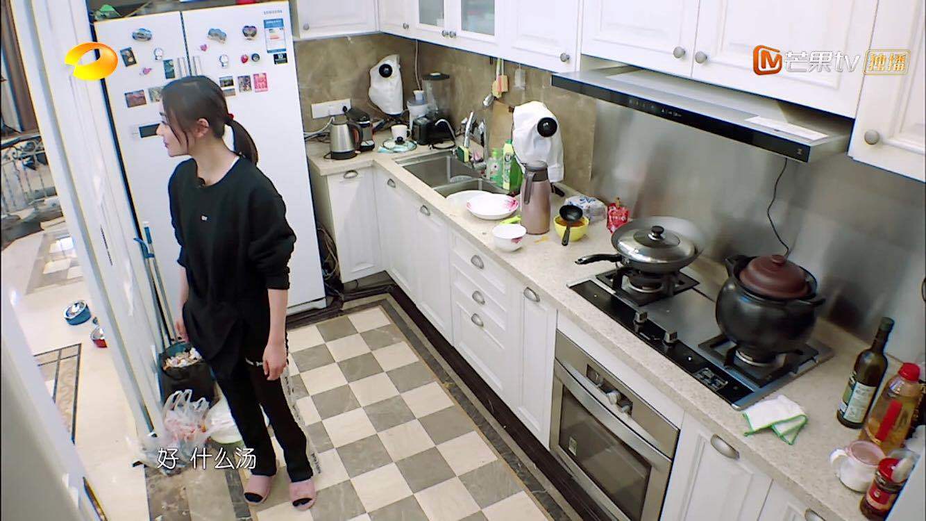 袁姗姗谈与赵英俊绯闻? 《我家那闺女》中她和吴昕家的家装风格首次曝光