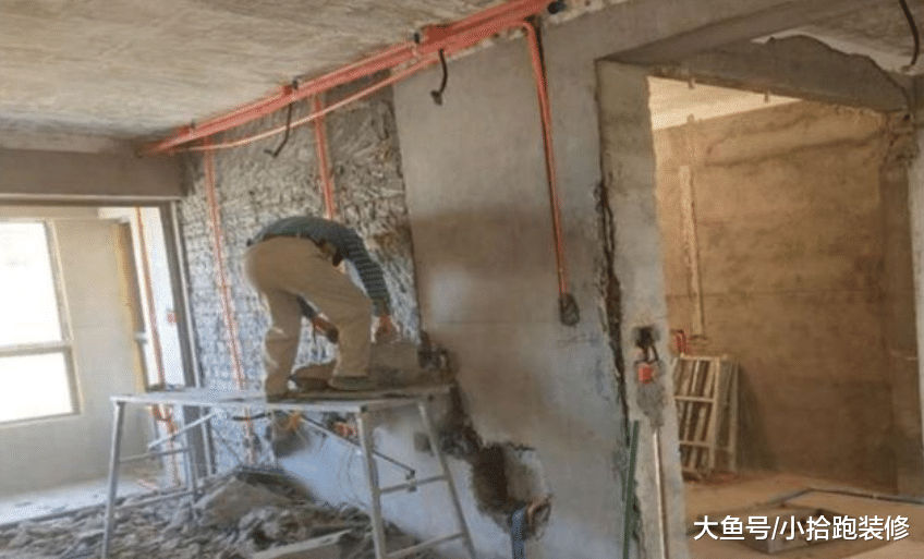 這位電工師傅真專業，若不是他提醒，問題肯定是發現不了的