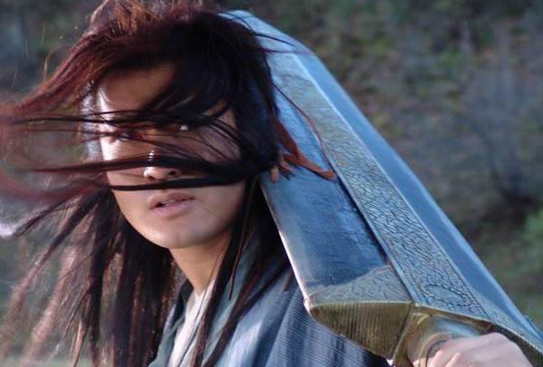 金庸给了他飘逸名字，他三次从杨过手上活下来，最终成就了张无忌