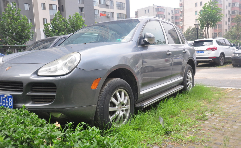 泉州市区二手车位价最高价出现70万，“有车但停车难”，购房者对车位该不该出手！