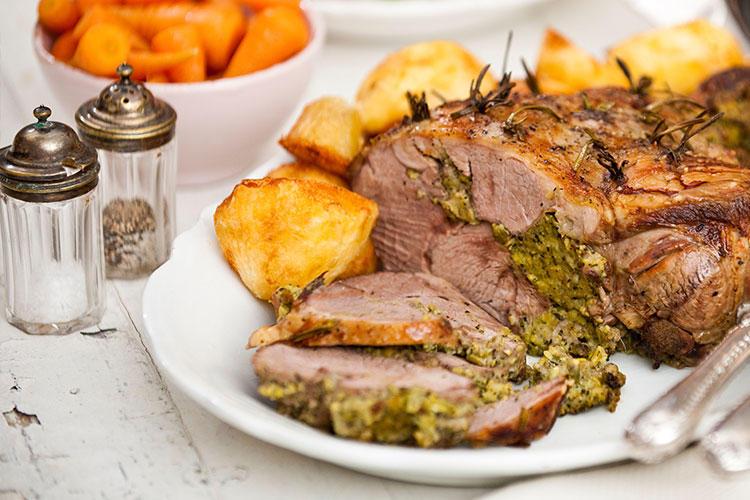 对于那些认为可以在晚上做饭的人来说，Lezizz日的菜单中有美味的选择