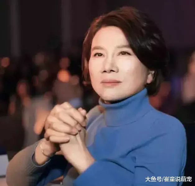 身家上百亿的董明珠，为何拒绝和90岁的老母亲同住？原因太现实了！