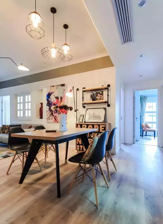 102平的混搭风三居室, 这样的客厅设计可真有个性