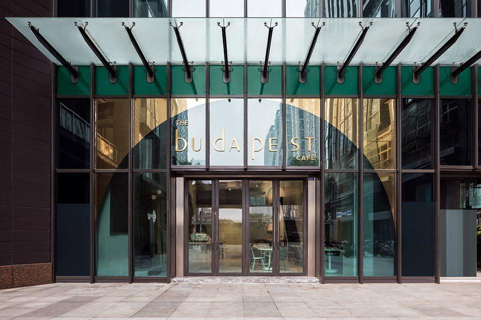 融入当地文化的布达佩斯咖啡屋设计，在这里开启你的异想天开之旅