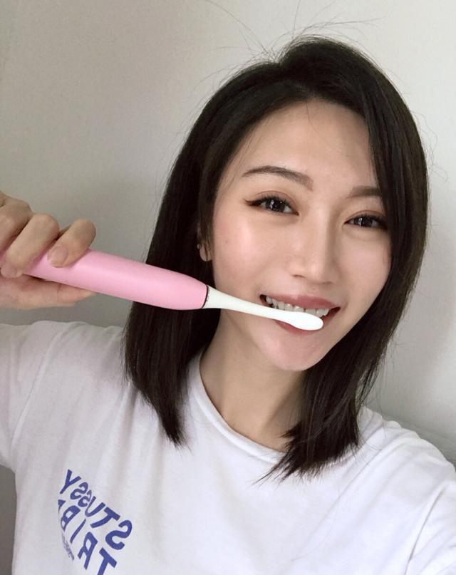 景甜在用的牙膏火了，半个月告别大黄牙，不愧是牙膏界的爱马仕