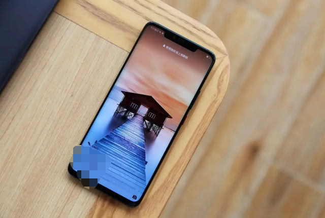 华为折叠屏Mate X正式上市，限量发售！