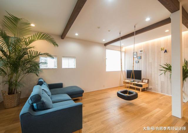 3层独栋楼玄关种棵树，客厅下沉5公分隔墙省掉了，楼梯还是悬空的