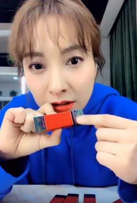 又一口红火了，万万没想到价格不贵，而被渐渐忘记，吴昕：我用了５年