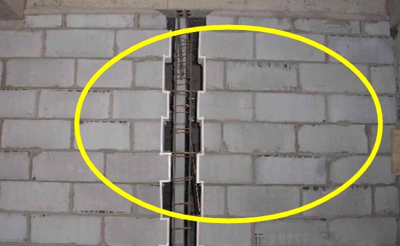 农村自建房不做马牙槎，钢筋变成摆设，要构造柱有啥用？