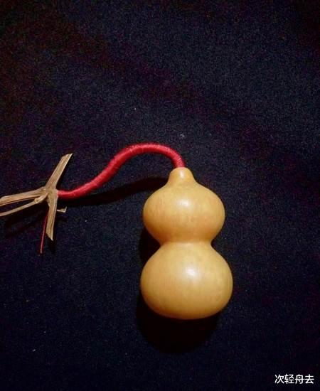 ＂十几年前30元买的葫芦瓶，小小一个拇指大小，现如今可卖出60万＂