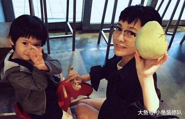 带你看看郭采洁住的豪宅，内部布置很清新，住进去很舒服