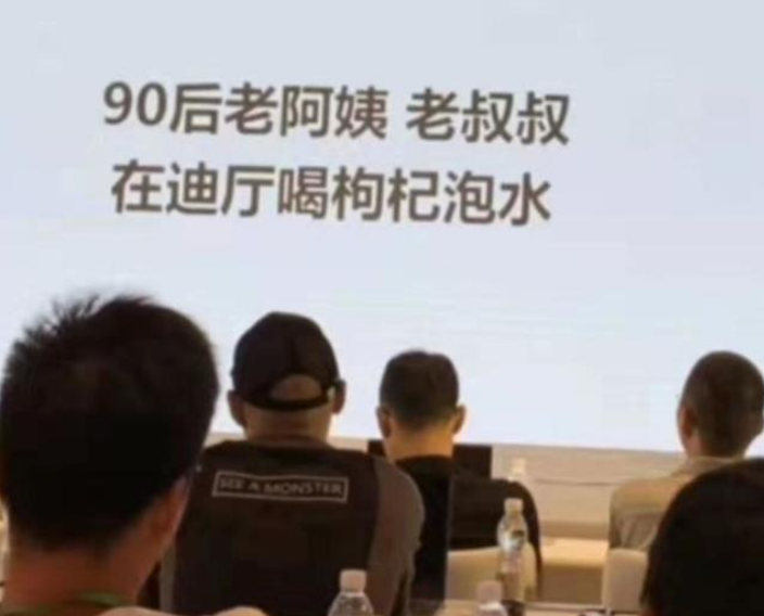 最新沙雕段子，哈哈哈笑的我假牙都丢了，大家帮忙找找.....