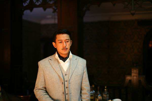 舅舅是葛优，前女友是贾静雯，但出道18年却不红，在40岁终于走红