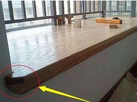 老师傅坚持飘窗上装两个＂耳朵＂，完工才知道，原来这么实用啊